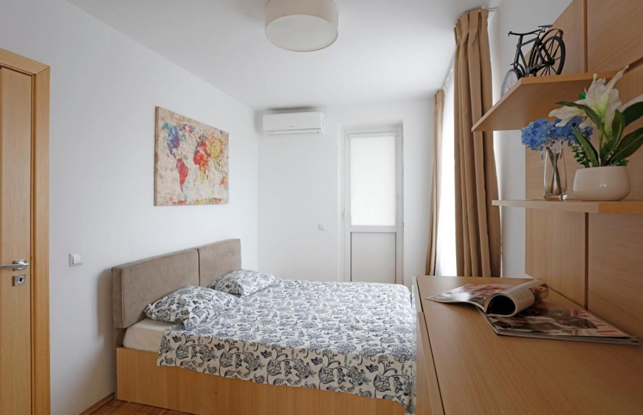 Lovely 2 Bedroom Apartment Near Old Town Бухарест Экстерьер фото