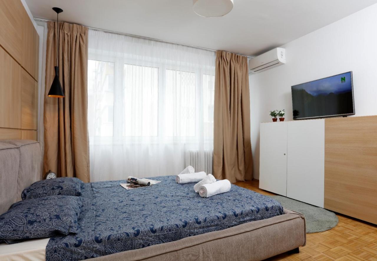 Lovely 2 Bedroom Apartment Near Old Town Бухарест Экстерьер фото