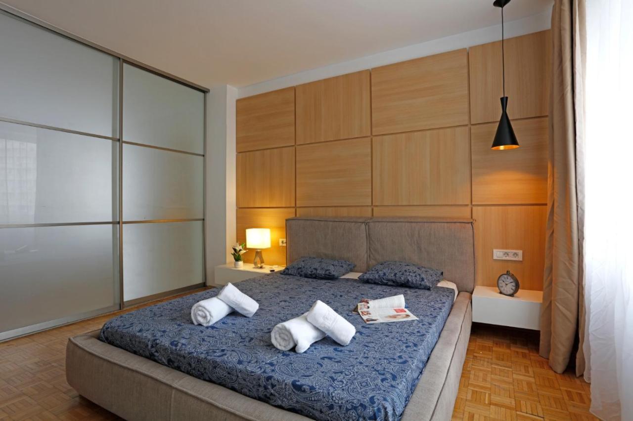 Lovely 2 Bedroom Apartment Near Old Town Бухарест Экстерьер фото