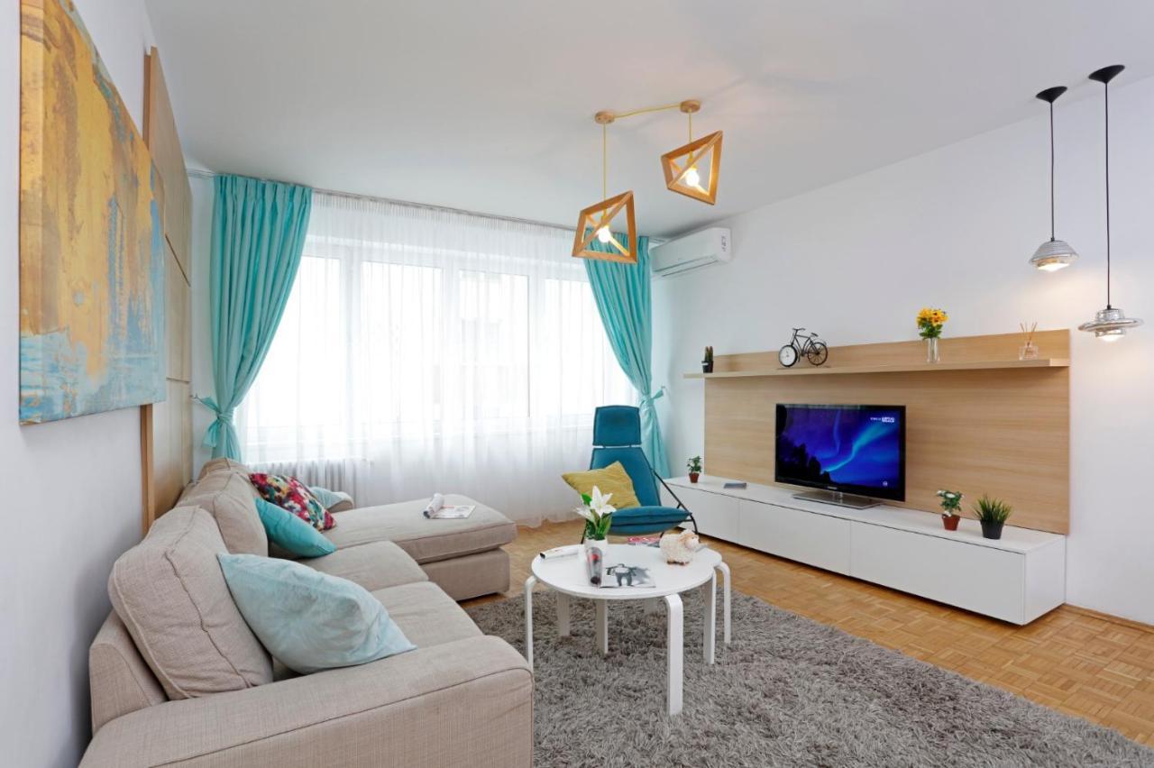 Lovely 2 Bedroom Apartment Near Old Town Бухарест Экстерьер фото