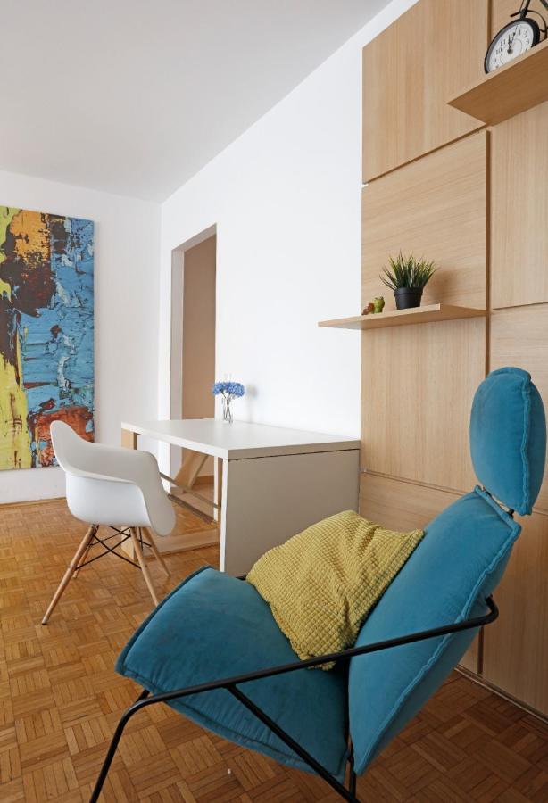 Lovely 2 Bedroom Apartment Near Old Town Бухарест Экстерьер фото